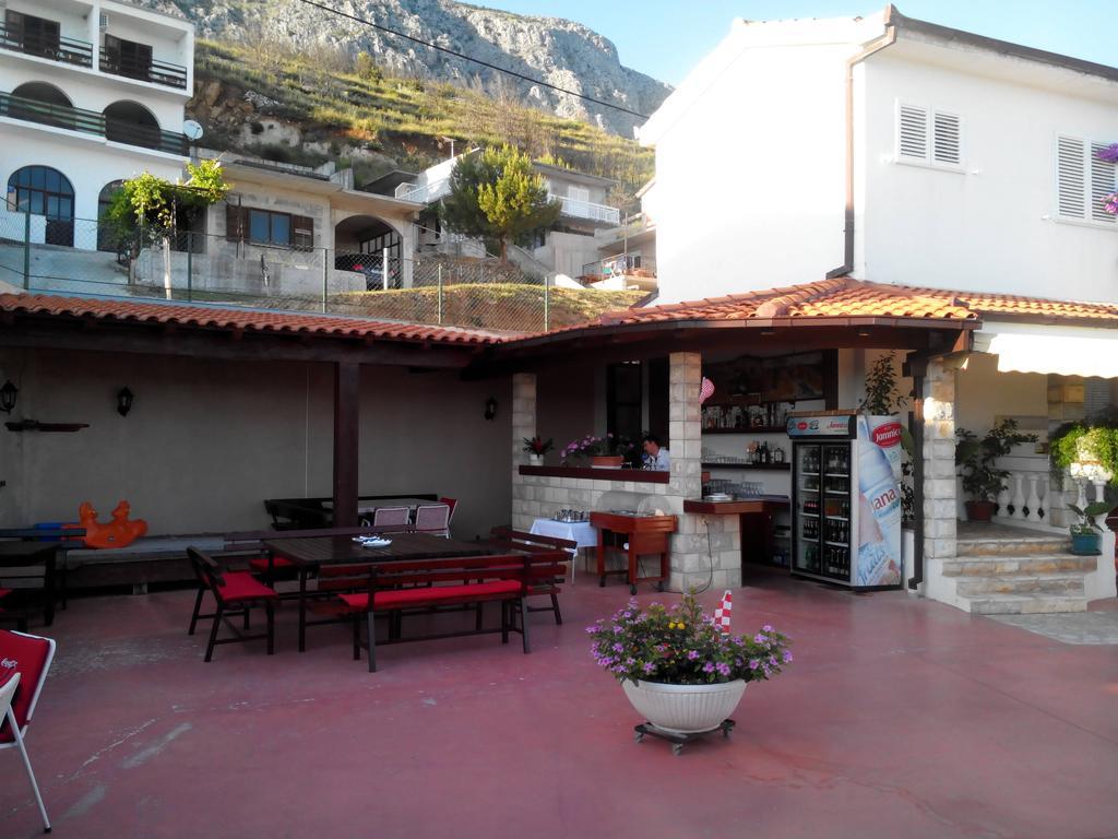 Villa Ljetni San Omis Exterior photo