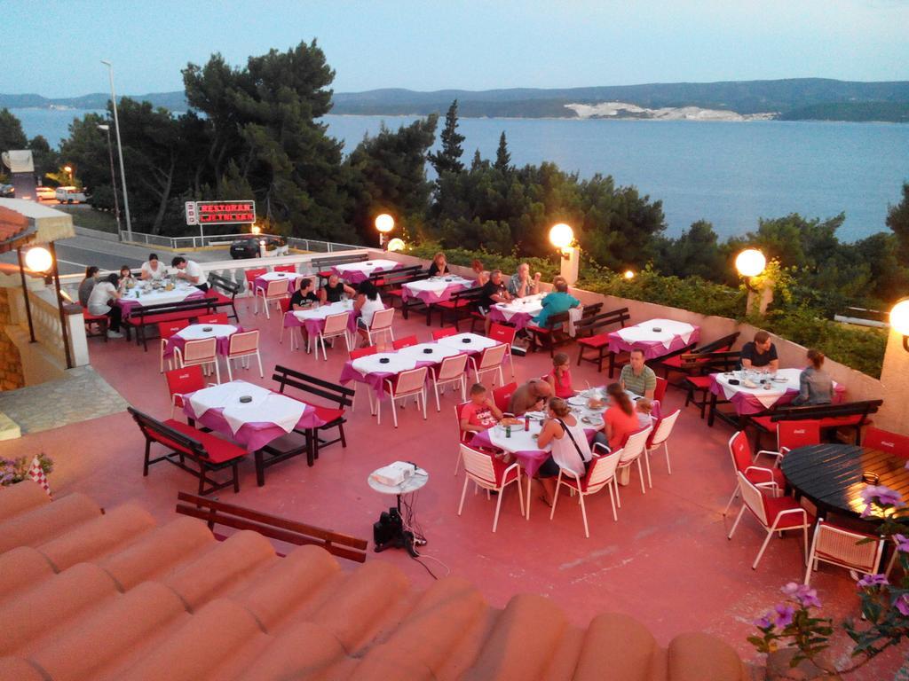 Villa Ljetni San Omis Exterior photo