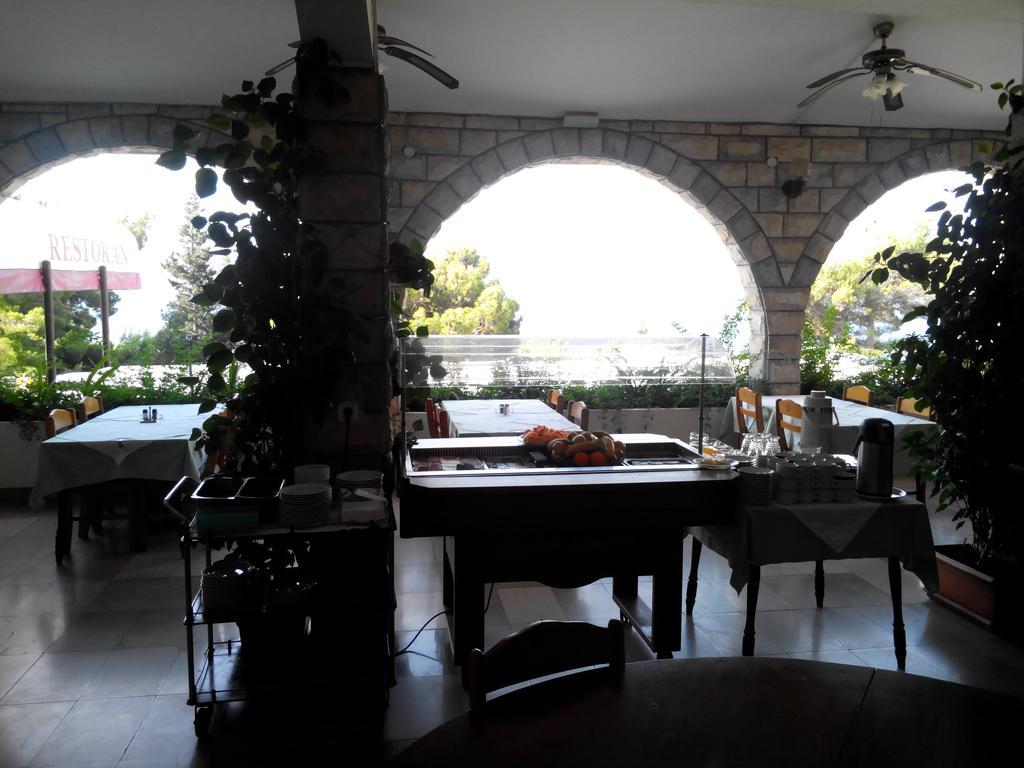 Villa Ljetni San Omis Exterior photo