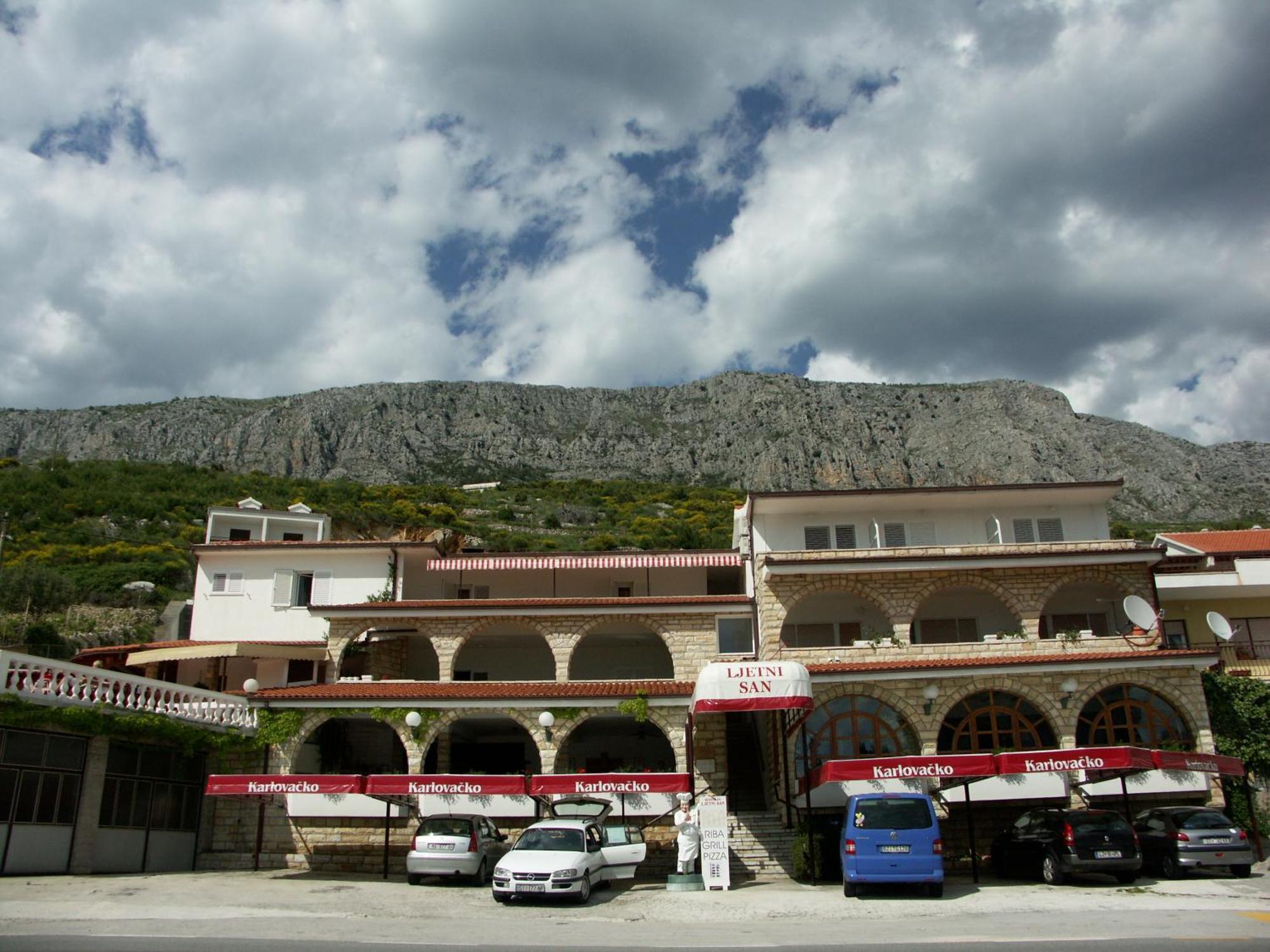 Villa Ljetni San Omis Exterior photo